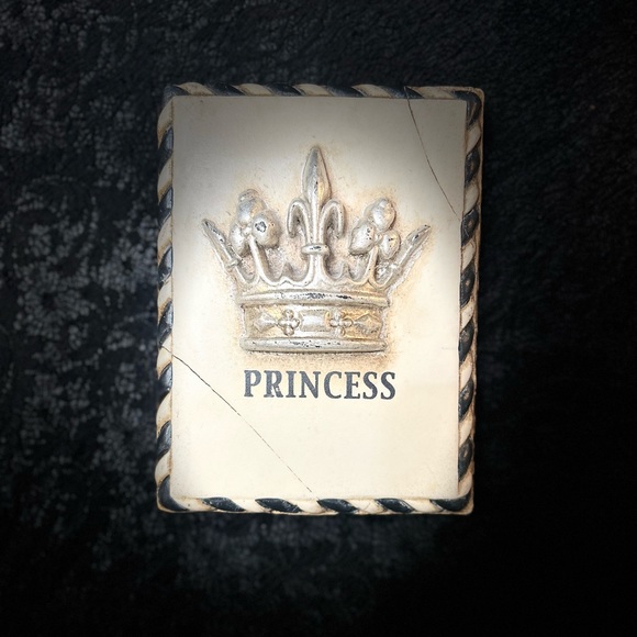 Sid Dickens tile that is retired